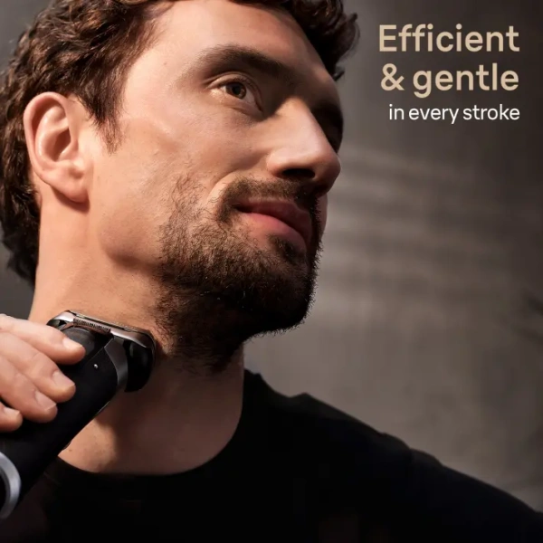 Series 9 Pro+ 9577cc Wet & Dry shaver with 6-in-1 SmartCare center and PowerCase, silver. - Image 2