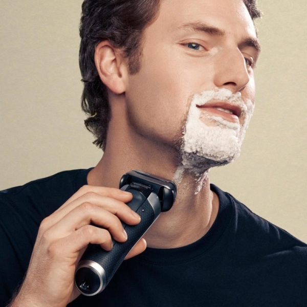 Braun Series 9 Pro 9477cc Wet & Dry shaver with 5-in-1 SmartCare center and PowerCase, silver BRN.9477CC - Image 5